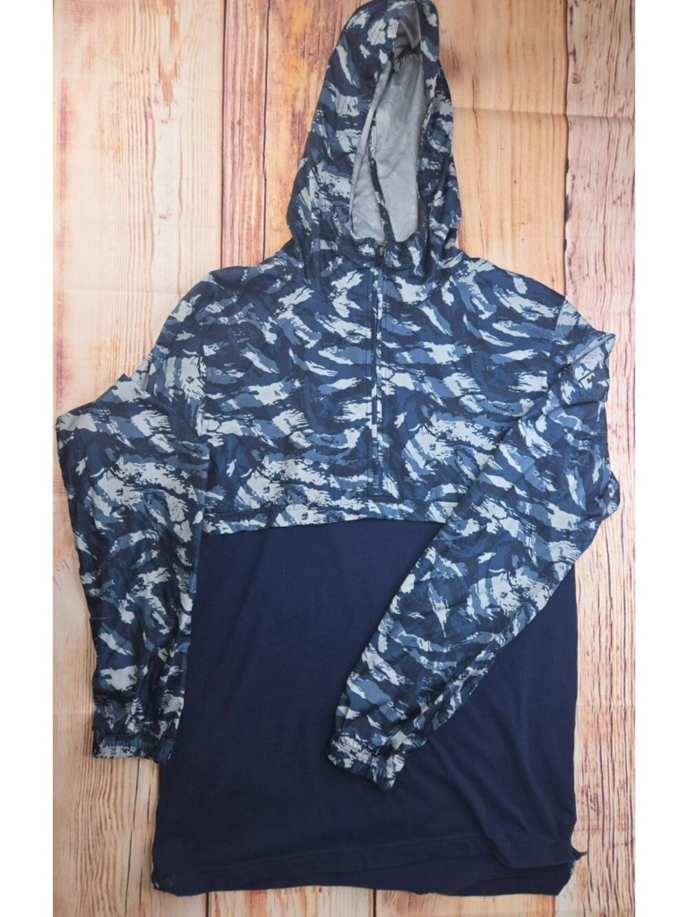 Under Armour Mens Blue Camouflage Hoodie Medium